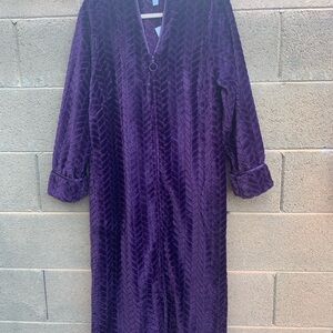 Charter Club Robe Rich Plum Textured Zips up Front Satin at Cuffs